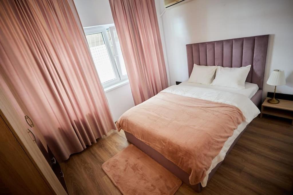 Queen Apartment Athenee บูคาเรสต์ ภายนอก รูปภาพ