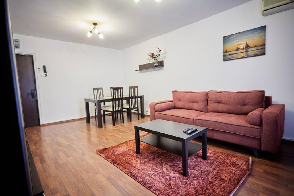 Queen Apartment Athenee บูคาเรสต์ ภายนอก รูปภาพ